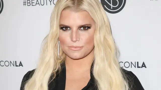 Jessica Simpson Umumkan Perpisahan Setelah 10 Tahun Bersama, Sebut Hadapi Momen yang Menyakitkan