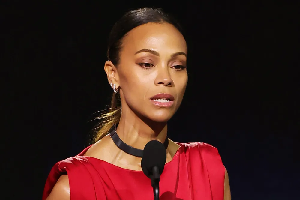 Zoe Saldana Ungguli Ariana Grande di Critics Choice Awards 2025, Emilia Perez Akui Film Ini Kecil Tapi Bermakna